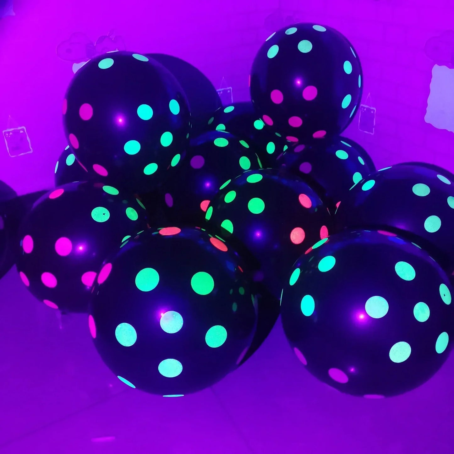 Happy Birthday Neon Glow Ballons, leuchtend im Schwarzlicht, fluoreszierende Ballons für Neon-Geburtstage, 80er 90er Motto-Party-Deko